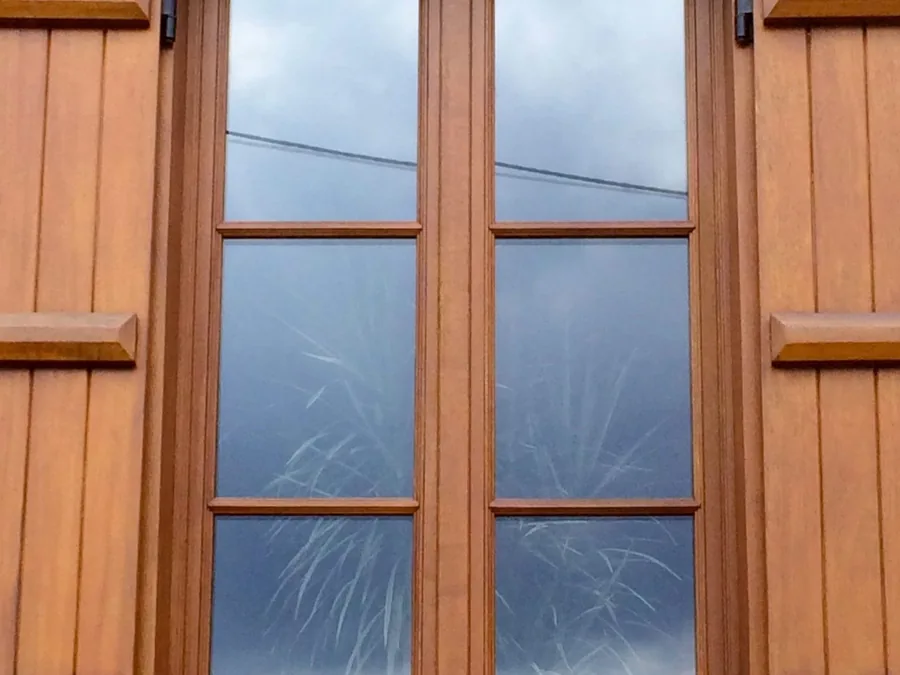 fenetre-bois-alu-paris-abrams Fenêtre bois et aluminium posée sur mesure dans un logement parisien